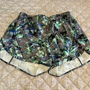 Lululemon Track that 5 in shorts with pockets